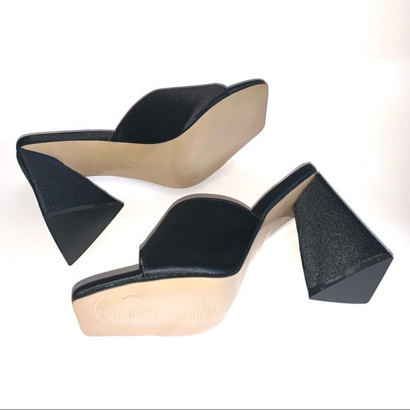 Triangle Block Heels - Picture 5 of 9